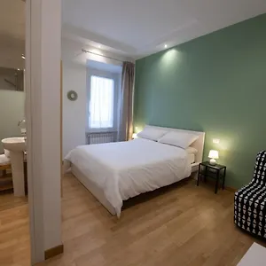 https://domus-castroni-germanico.it-romehotels.com